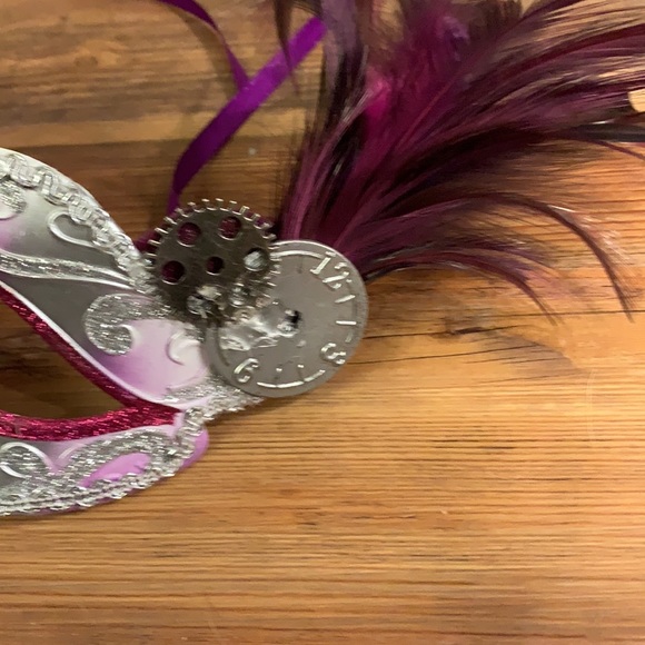 pink and silver masquerade mask - Picture 3 of 3